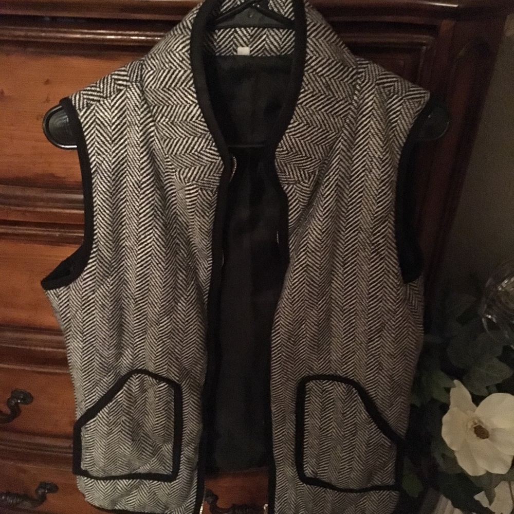 Black and White Chevron pattern Vest